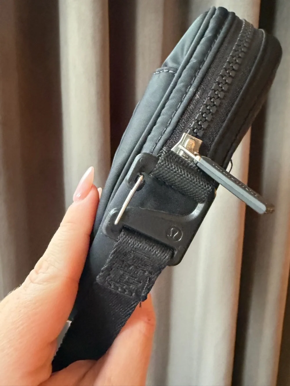 Lululemon Team Canada Olympic Mini Crossbody Bag Black Maple Leaf Quilted - Picture 5 of 9